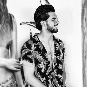 Meet your Posher, Javier